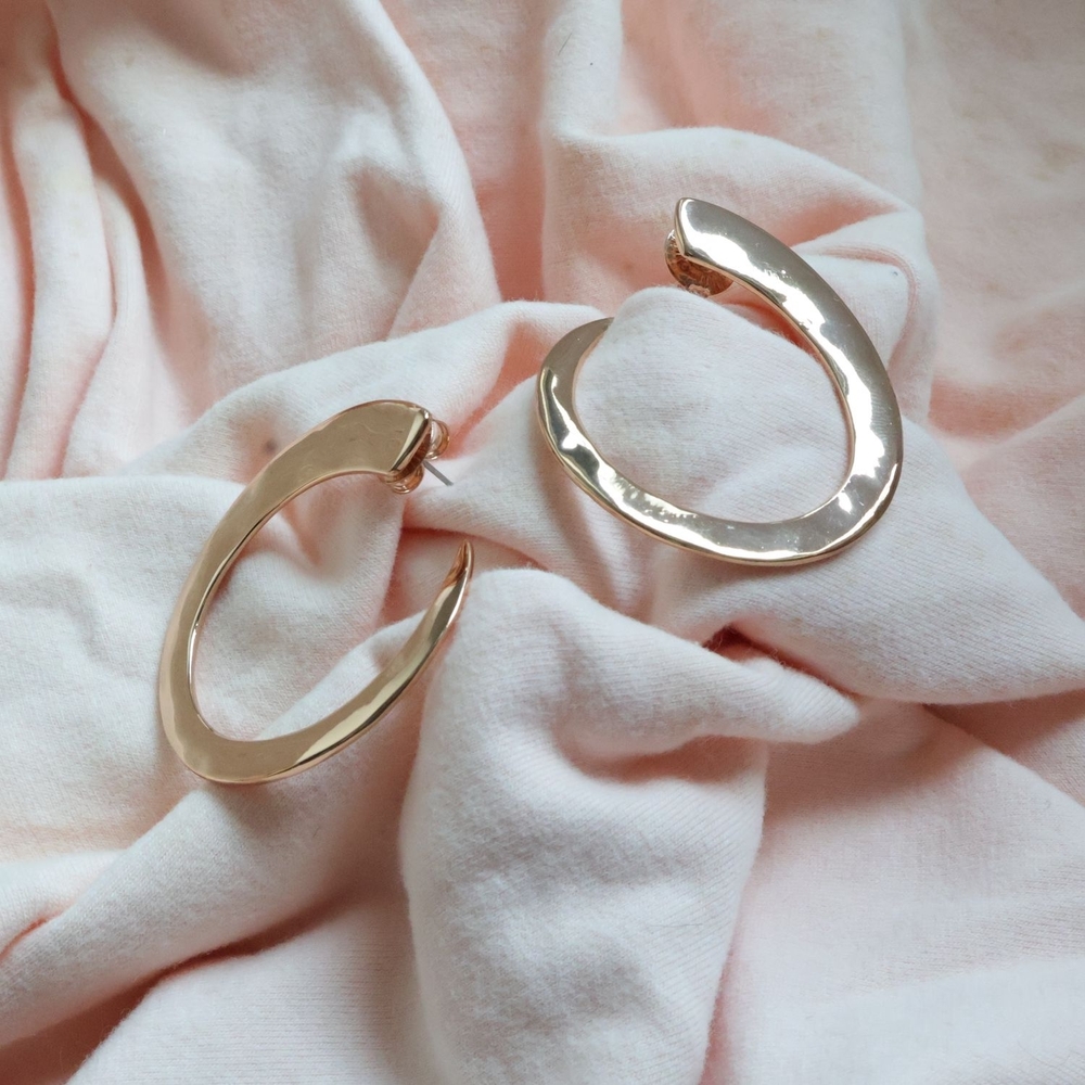 ROBERT LEE MORRIS Luxe Gold Hoop Earrings Modern Chic Jewelry